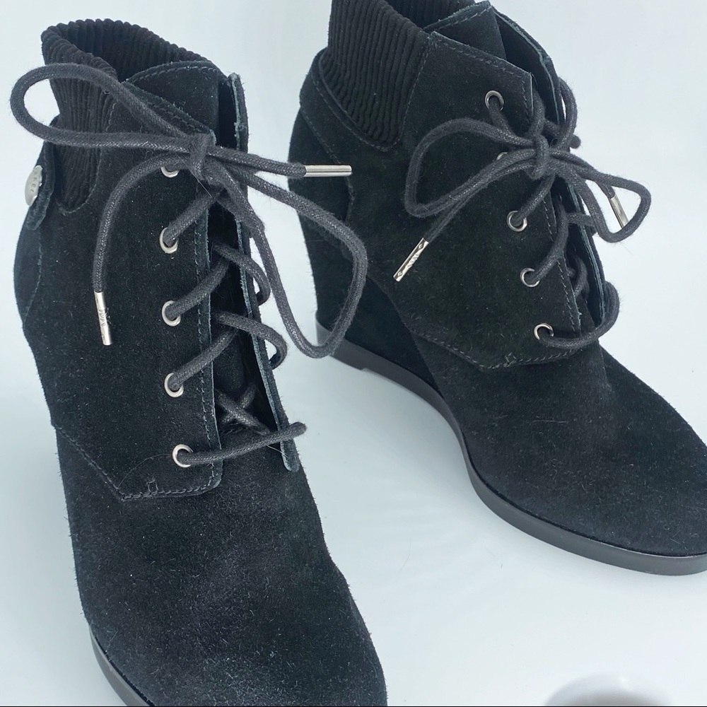 Michael Kors NWOT Black Carrigan Suede Bootie - Picture 4 of 8